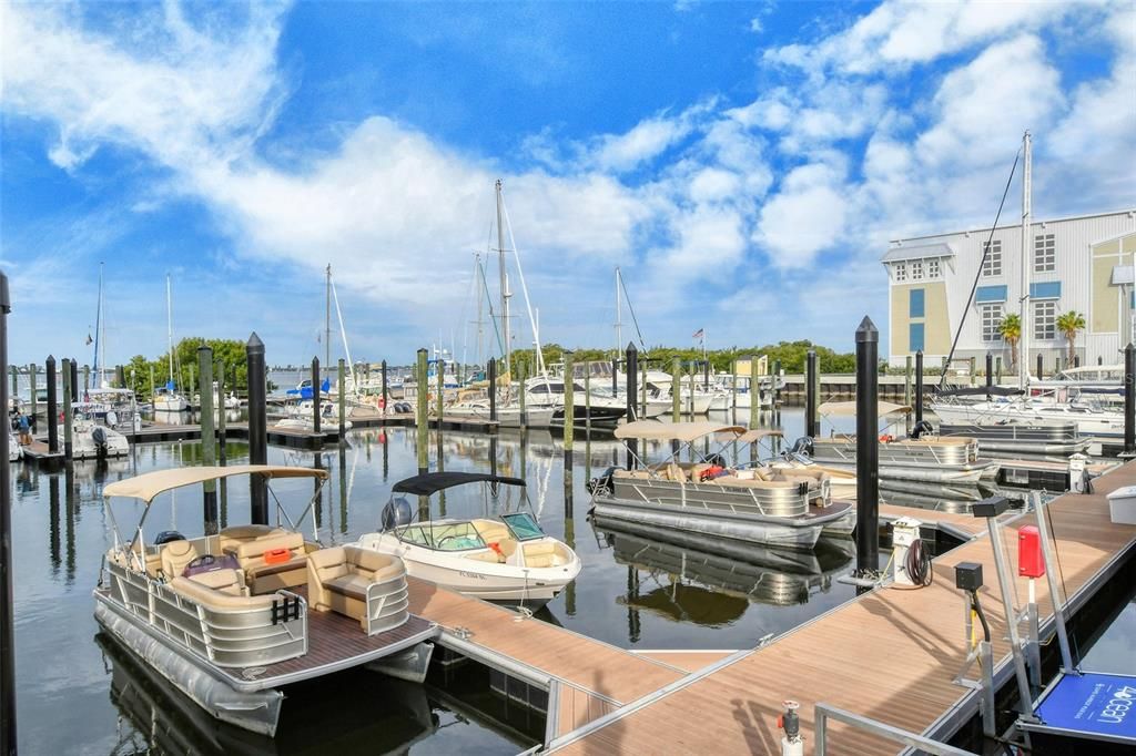 待售: $629,900 (2 贝兹, 2 浴室, 1456 平方英尺)