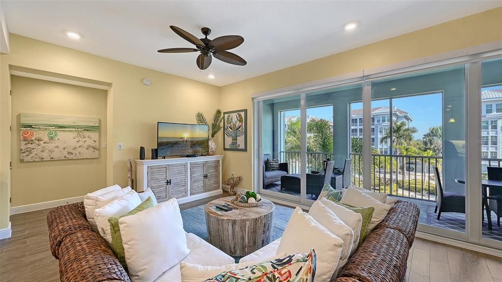 待售: $629,900 (2 贝兹, 2 浴室, 1456 平方英尺)