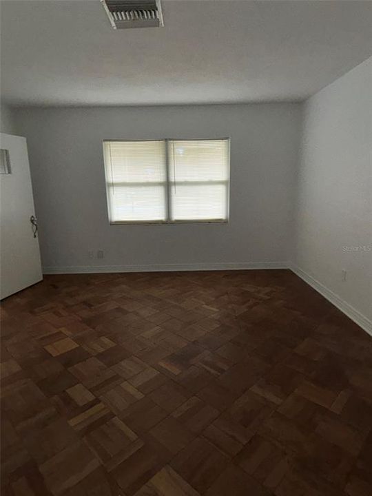 For Sale: $289,000 (3 beds, 1 baths, 966 Square Feet)