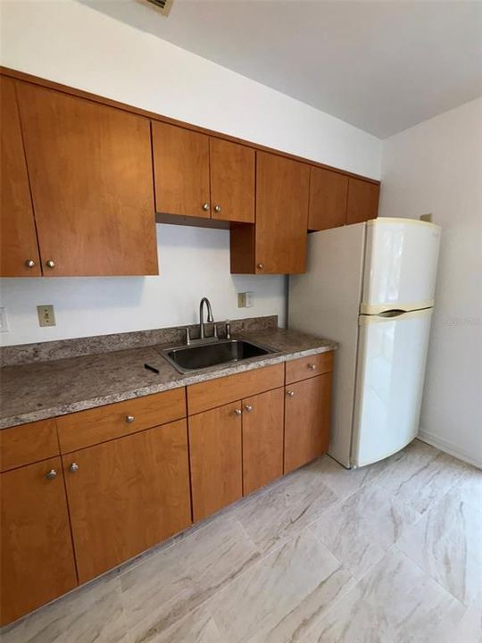 For Sale: $289,000 (3 beds, 1 baths, 966 Square Feet)