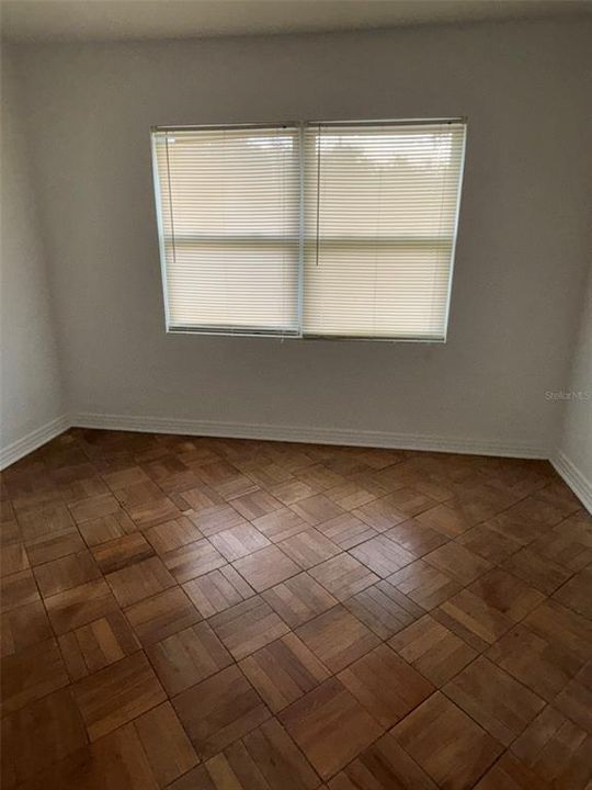 For Sale: $289,000 (3 beds, 1 baths, 966 Square Feet)