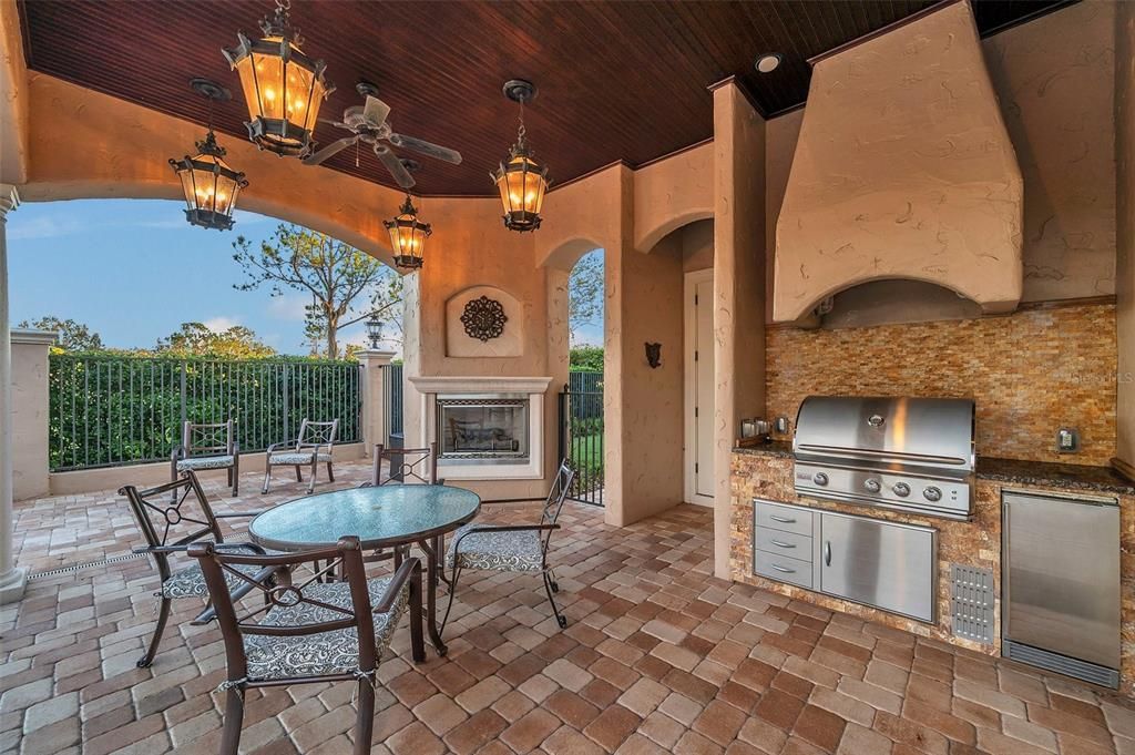 На продажу: $2,200,000 (4 спален, 3 ванн, 4360 Квадратных фут)