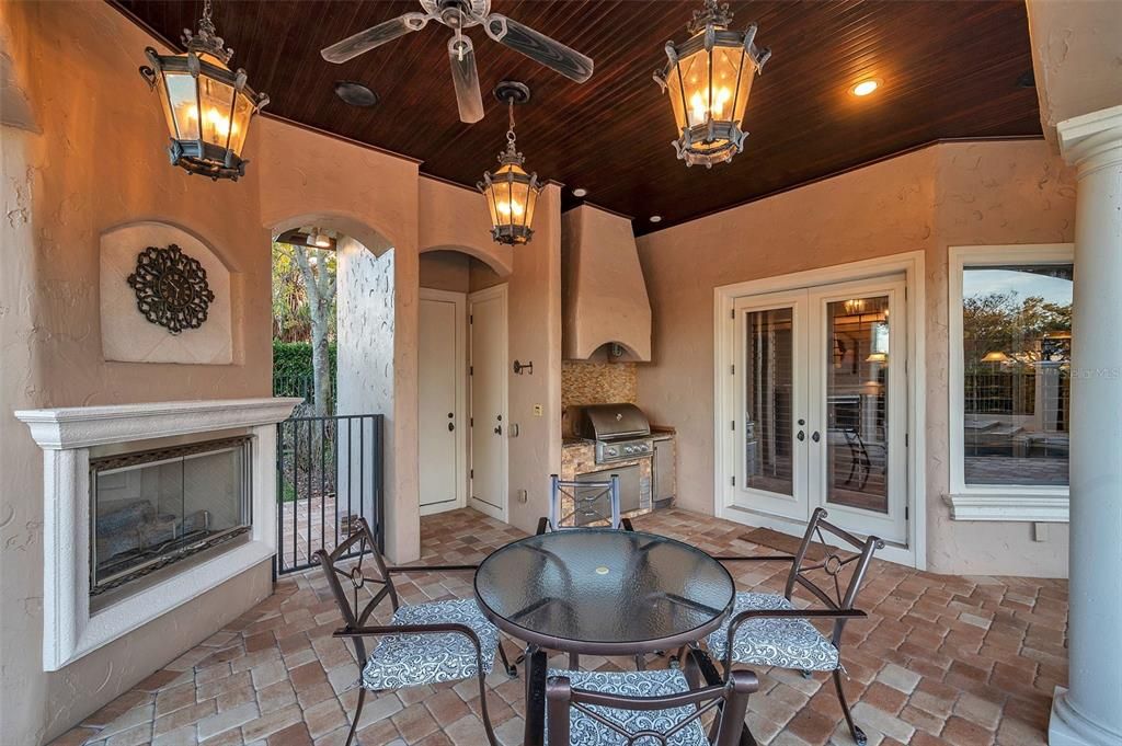 На продажу: $2,200,000 (4 спален, 3 ванн, 4360 Квадратных фут)