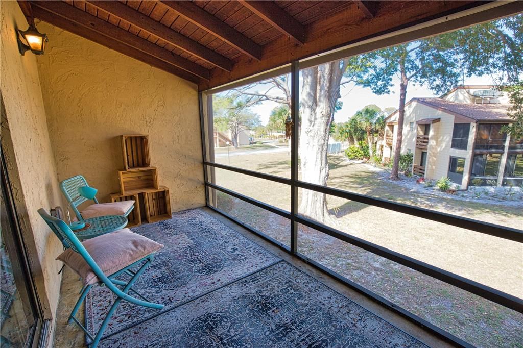 待售: $92,000 (1 贝兹, 1 浴室, 647 平方英尺)