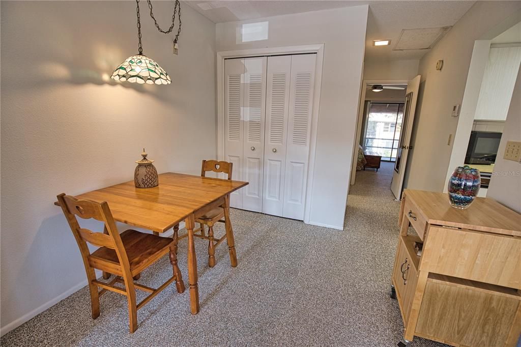 待售: $92,000 (1 贝兹, 1 浴室, 647 平方英尺)