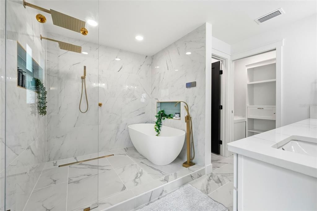 На продажу: $1,699,000 (4 спален, 4 ванн, 2428 Квадратных фут)