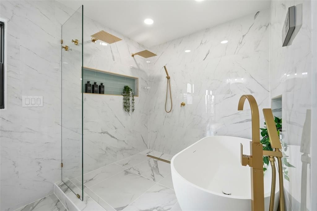 На продажу: $1,699,000 (4 спален, 4 ванн, 2428 Квадратных фут)