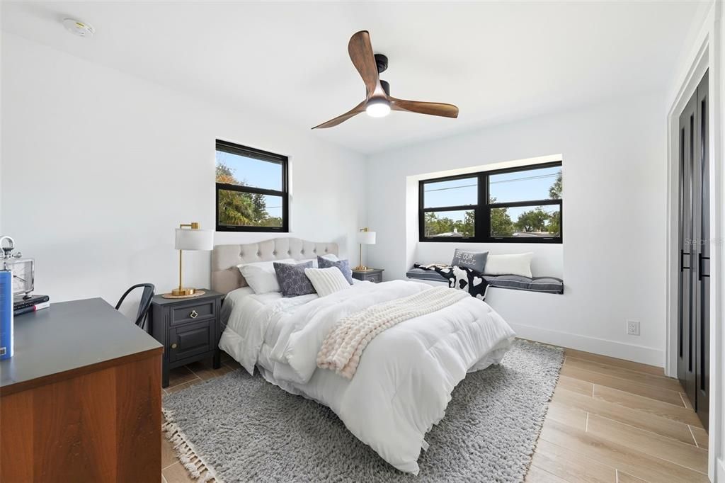 На продажу: $1,699,000 (4 спален, 4 ванн, 2428 Квадратных фут)