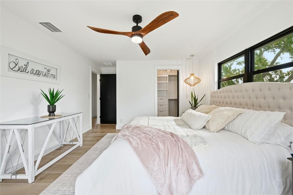 На продажу: $1,699,000 (4 спален, 4 ванн, 2428 Квадратных фут)