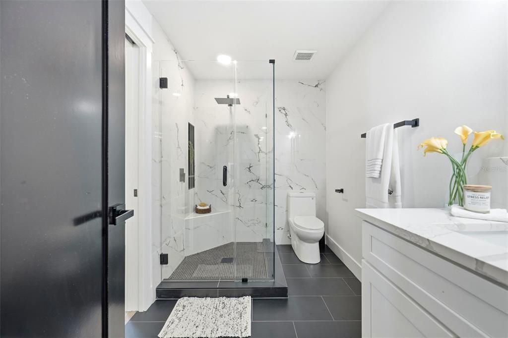 На продажу: $1,699,000 (4 спален, 4 ванн, 2428 Квадратных фут)