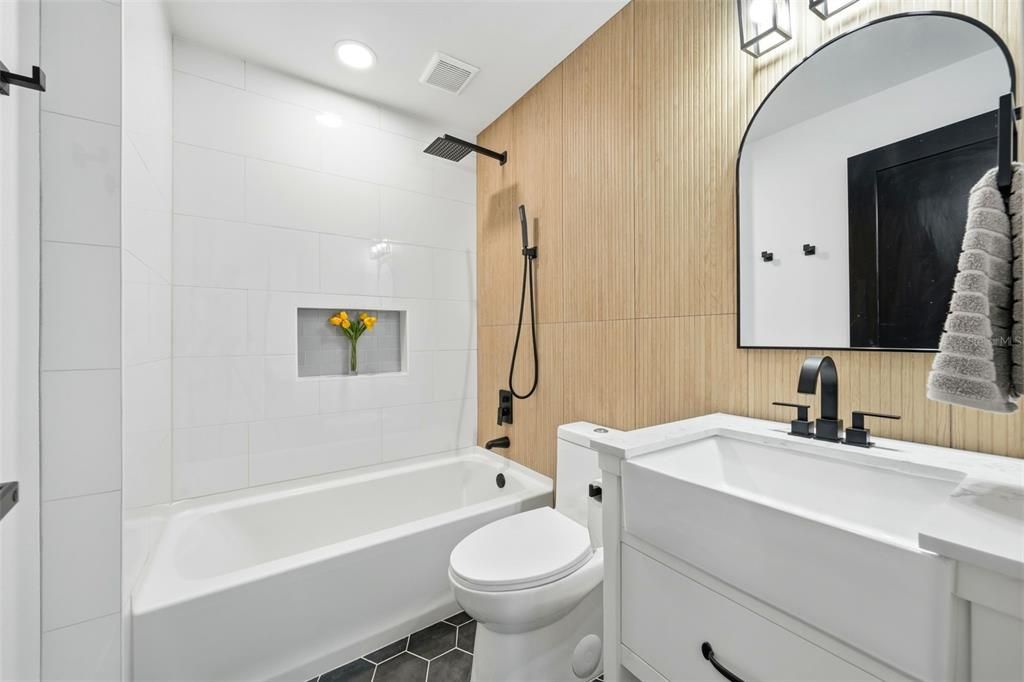 На продажу: $1,699,000 (4 спален, 4 ванн, 2428 Квадратных фут)