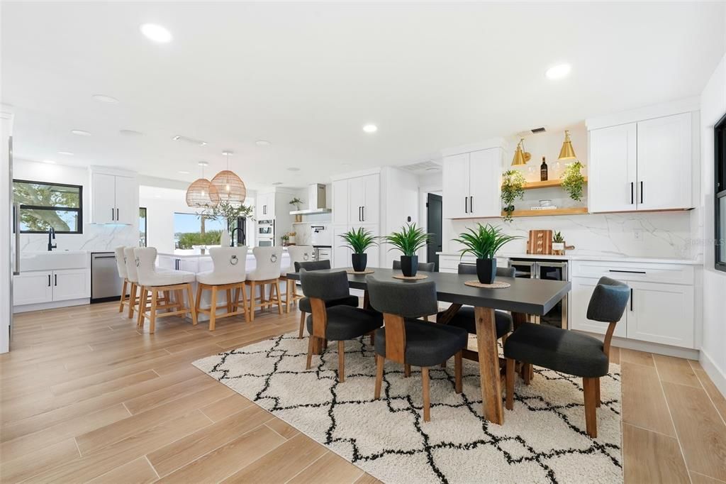 На продажу: $1,699,000 (4 спален, 4 ванн, 2428 Квадратных фут)