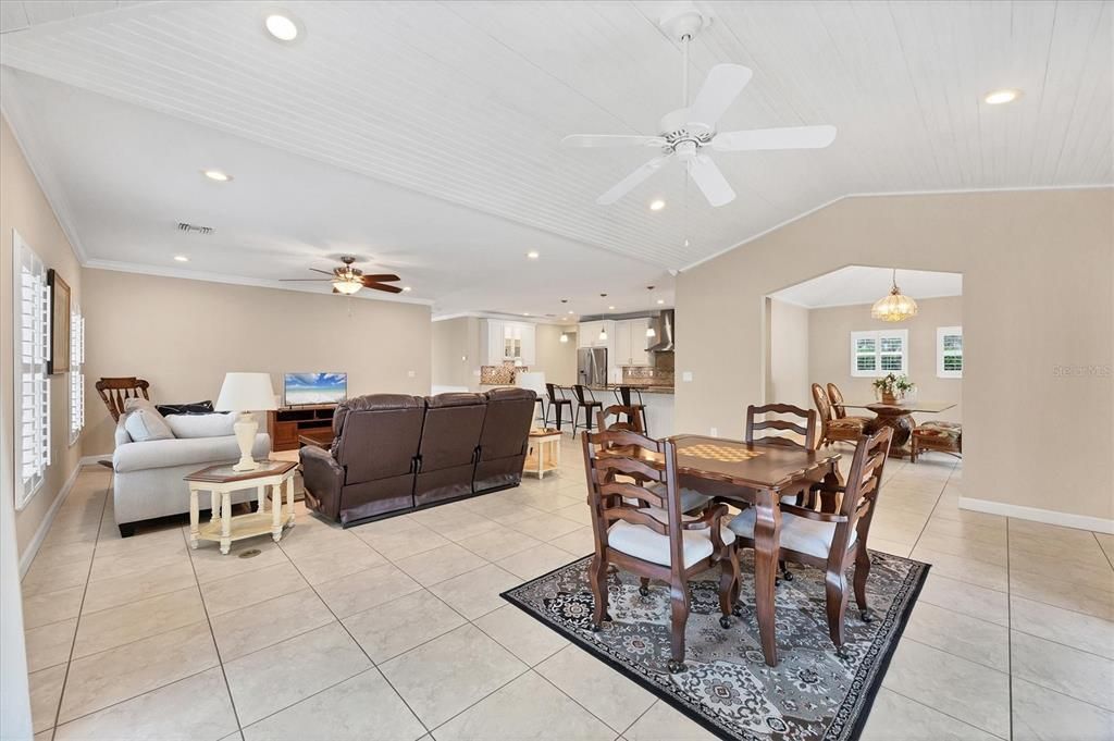 待售: $549,000 (3 贝兹, 2 浴室, 2246 平方英尺)