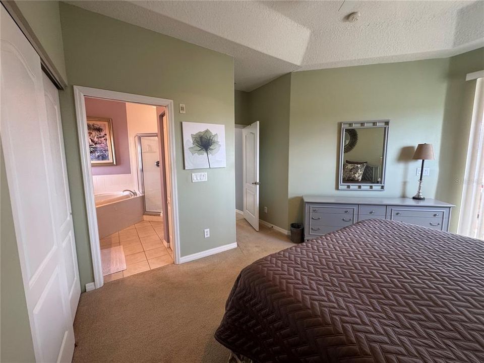 出租: $2,400 (3 贝兹, 2 浴室, 1358 平方英尺)