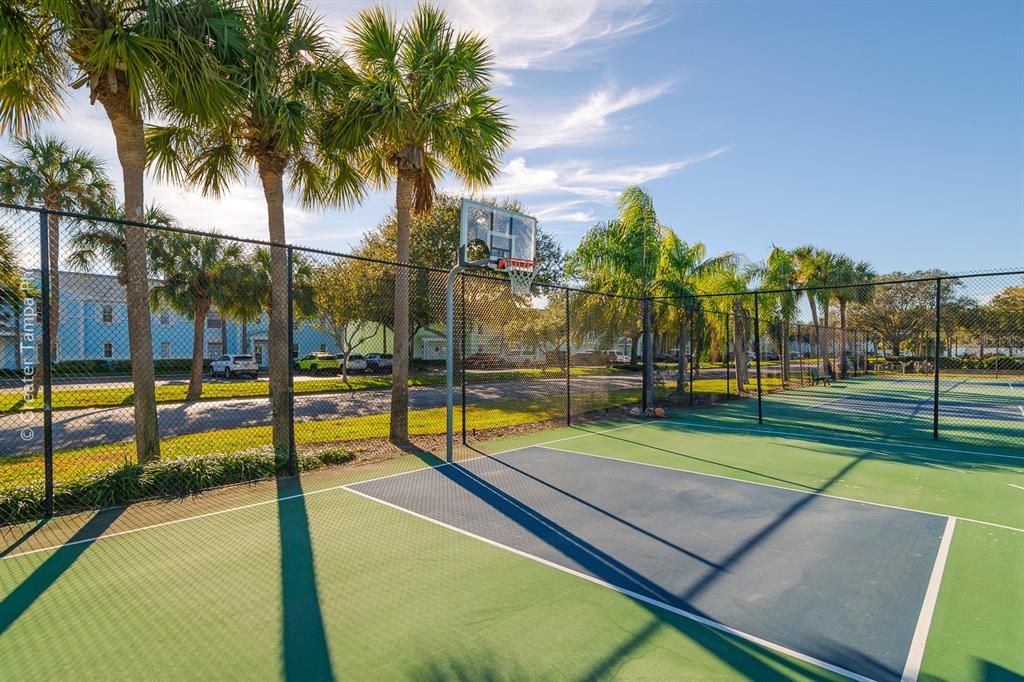 На продажу: $219,000 (1 спален, 1 ванн, 562 Квадратных фут)