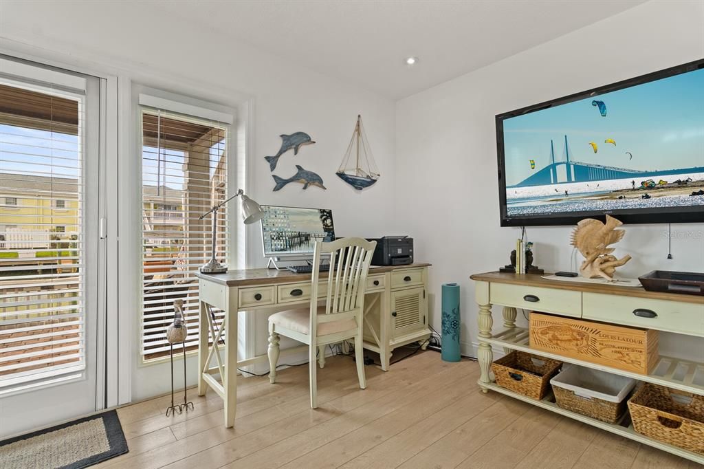 待售: $219,000 (1 贝兹, 1 浴室, 562 平方英尺)