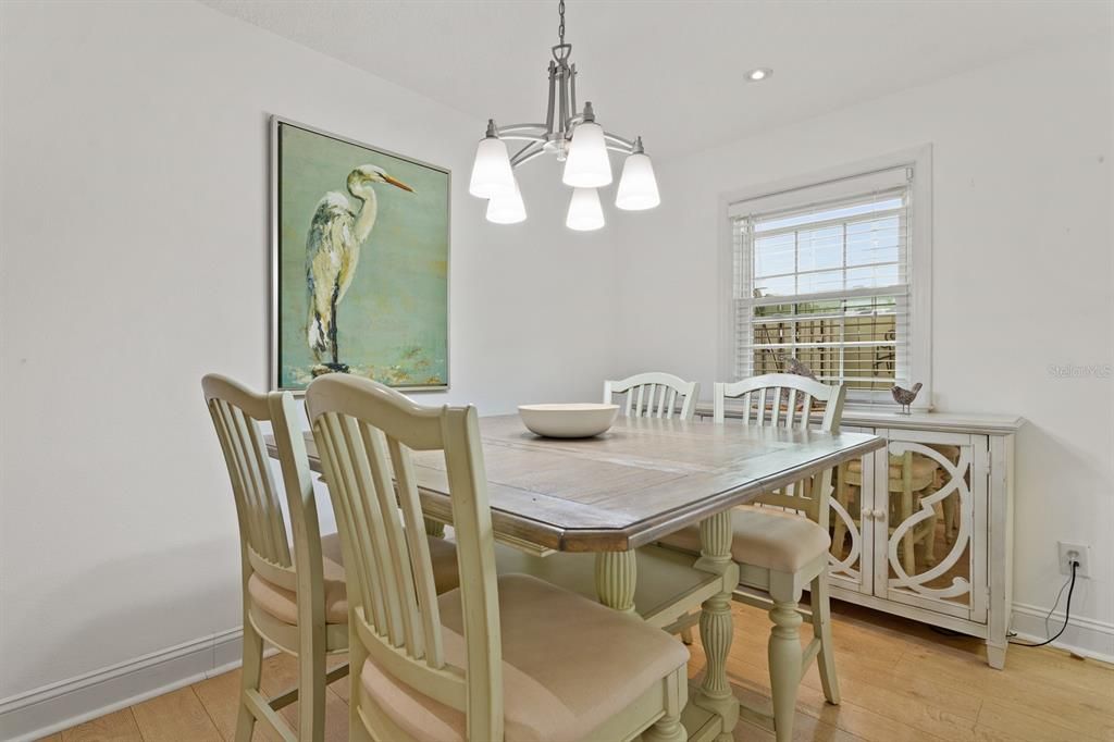 待售: $219,000 (1 贝兹, 1 浴室, 562 平方英尺)