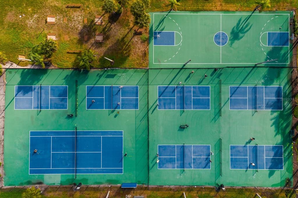 待售: $219,000 (1 贝兹, 1 浴室, 562 平方英尺)