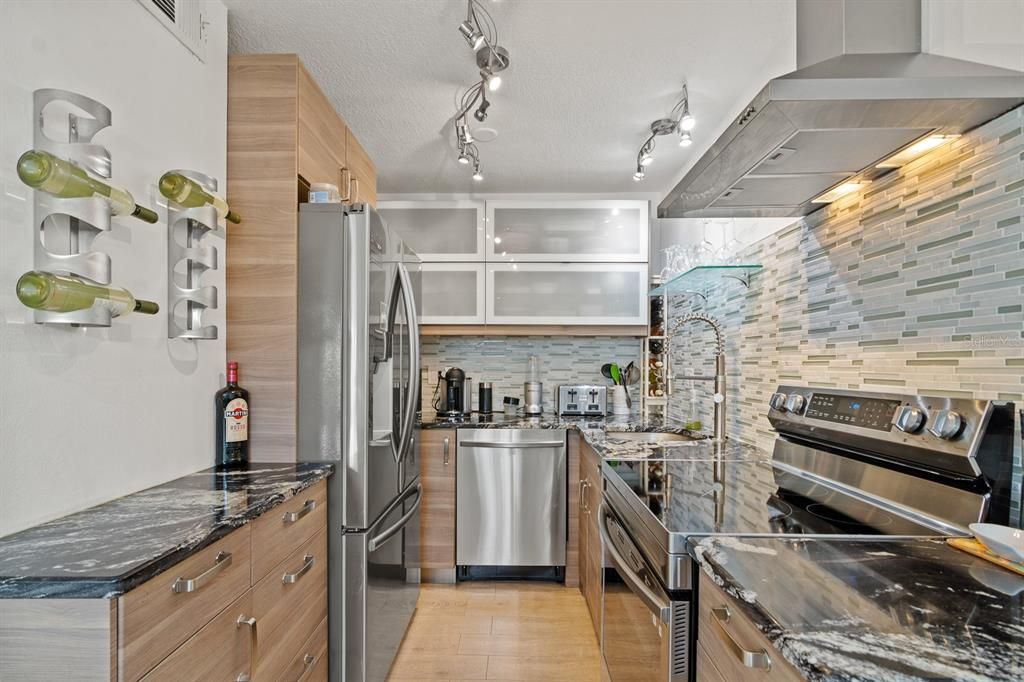 待售: $219,000 (1 贝兹, 1 浴室, 562 平方英尺)