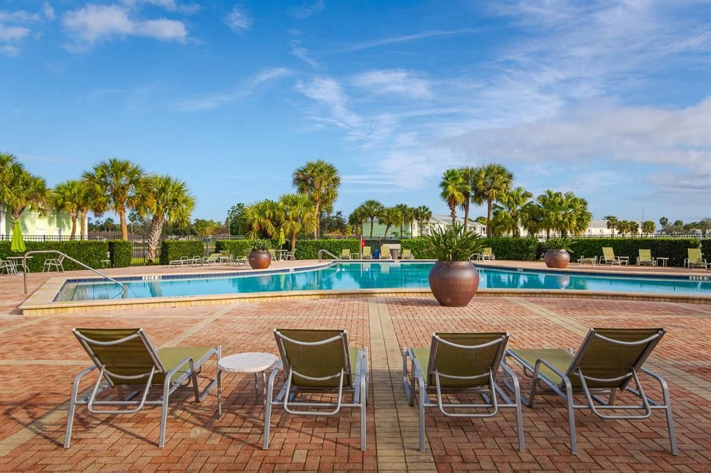 待售: $219,000 (1 贝兹, 1 浴室, 562 平方英尺)