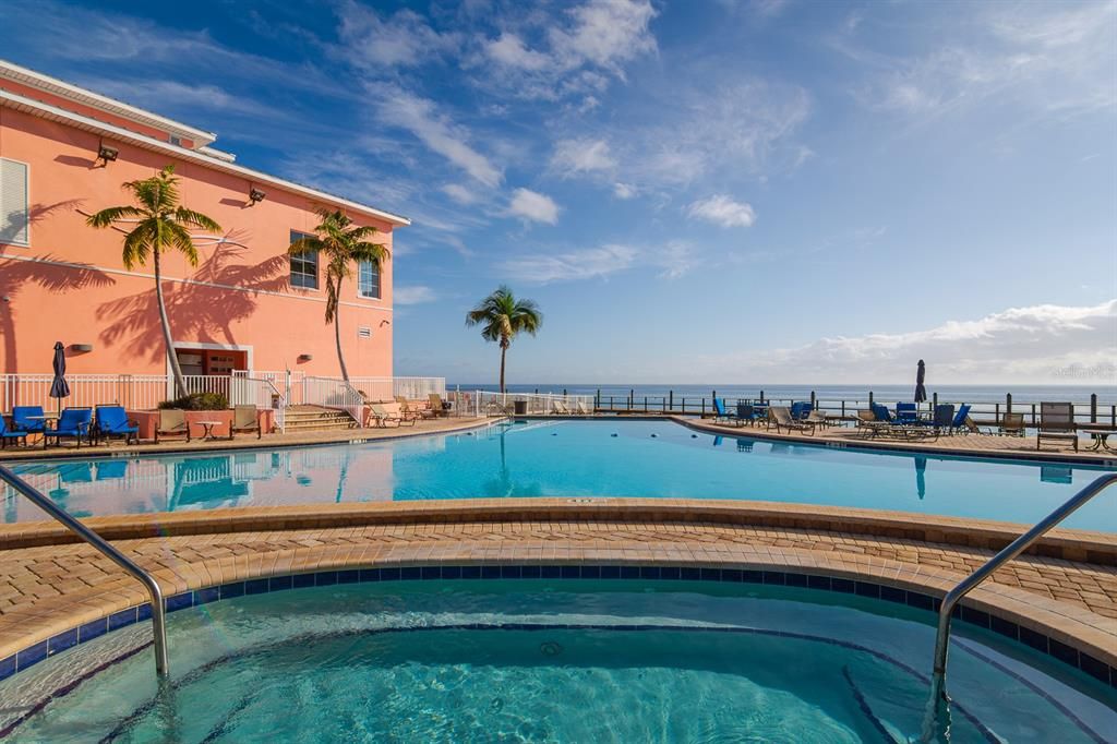 待售: $219,000 (1 贝兹, 1 浴室, 562 平方英尺)