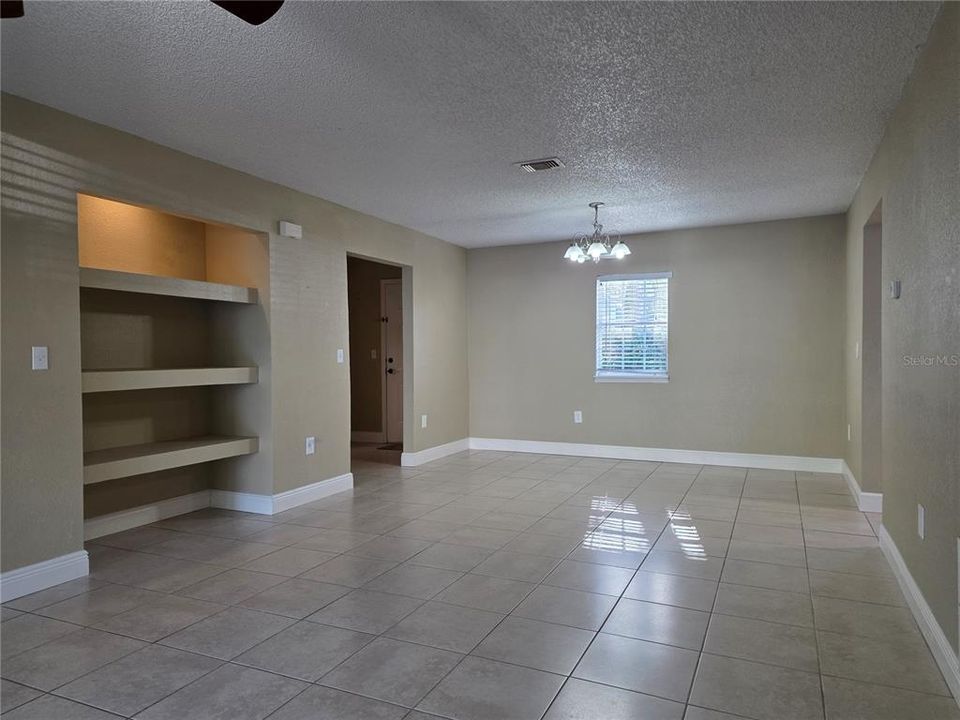 For Rent: $1,650 (2 beds, 2 baths, 1365 Square Feet)