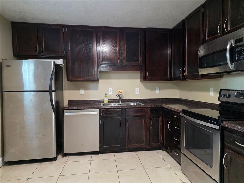 For Rent: $1,650 (2 beds, 2 baths, 1365 Square Feet)