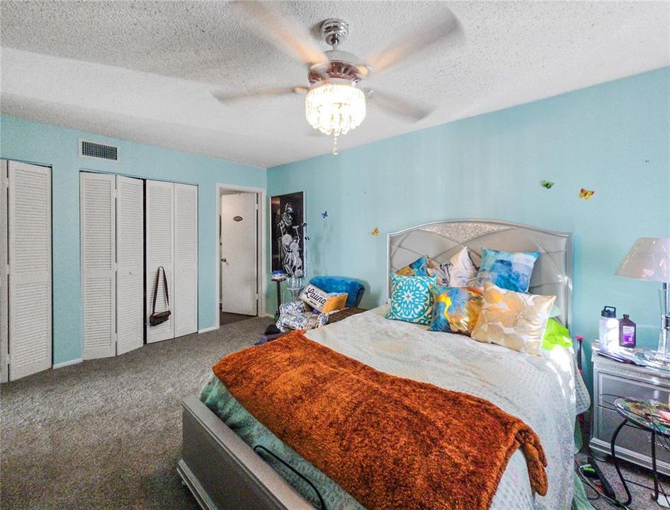 待售: $106,000 (2 贝兹, 2 浴室, 1138 平方英尺)