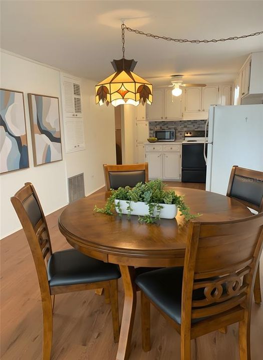 待售: $79,500 (1 贝兹, 1 浴室, 560 平方英尺)