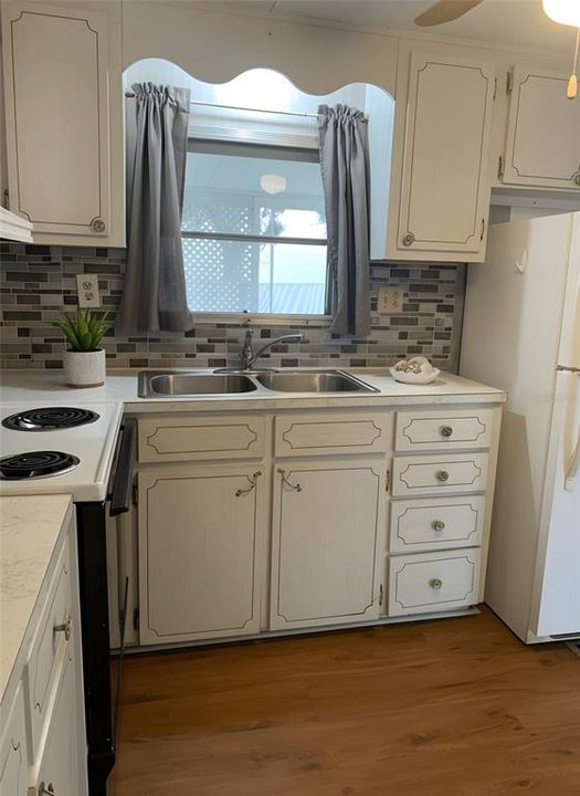 待售: $79,500 (1 贝兹, 1 浴室, 560 平方英尺)