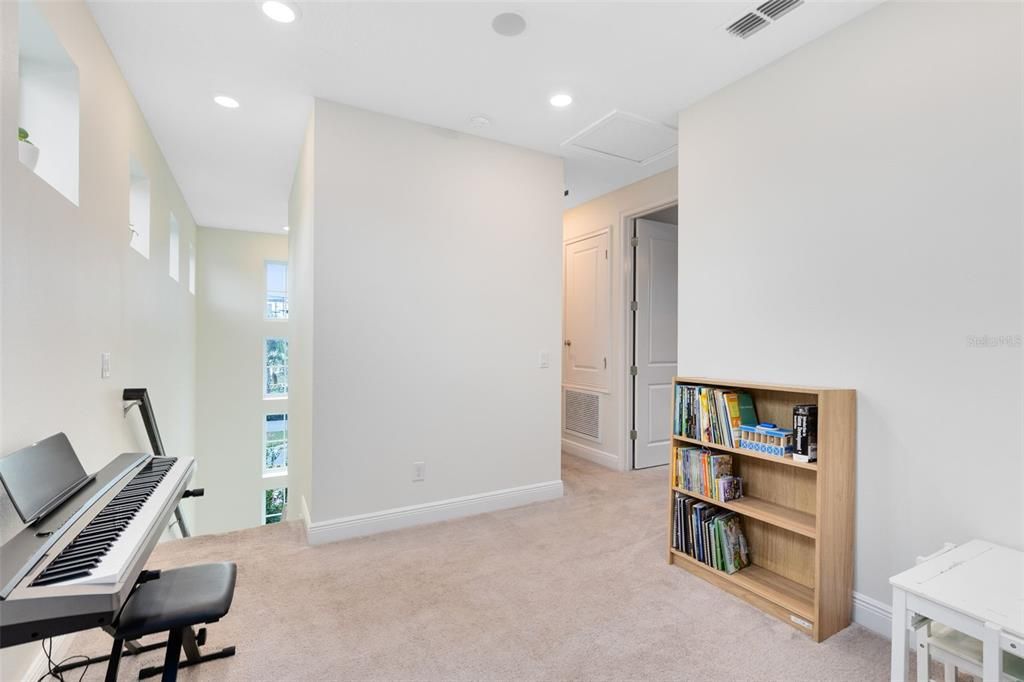 For Sale: $699,000 (4 beds, 3 baths, 2367 Square Feet)