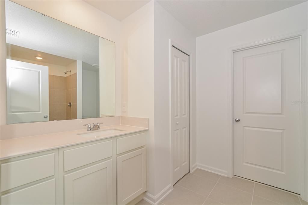 出租: $2,045 (5 贝兹, 2 浴室, 2112 平方英尺)