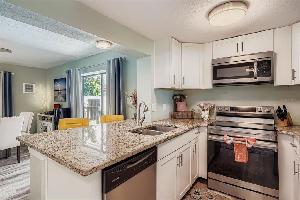 For Rent: $2,800 (3 beds, 2 baths, 1726 Square Feet)