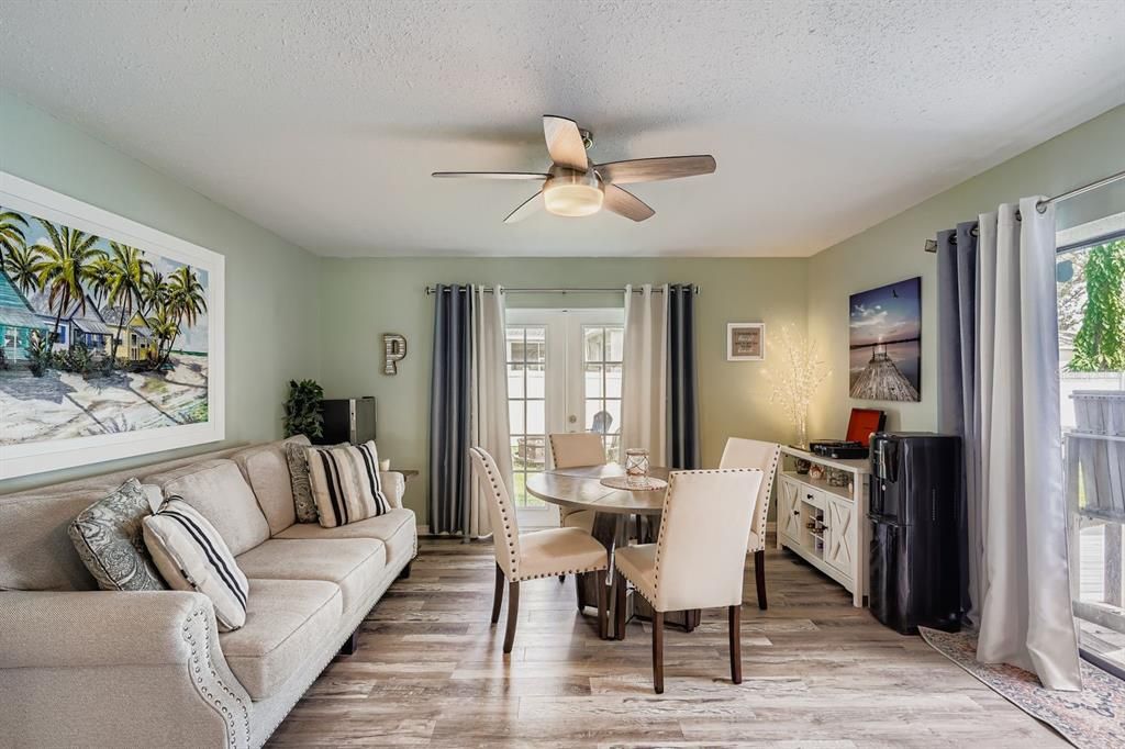 For Rent: $2,800 (3 beds, 2 baths, 1726 Square Feet)