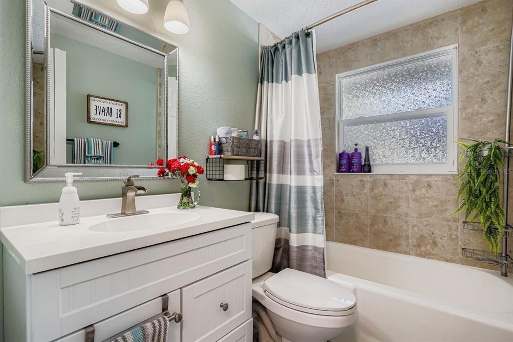 For Rent: $2,800 (3 beds, 2 baths, 1726 Square Feet)