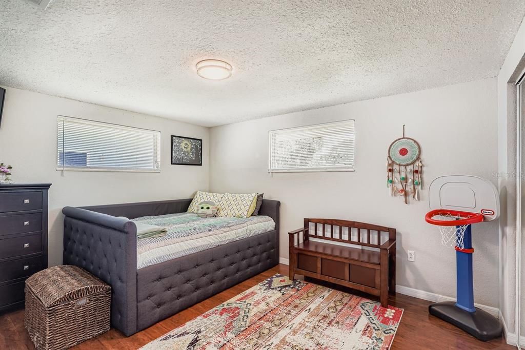 For Rent: $2,800 (3 beds, 2 baths, 1726 Square Feet)