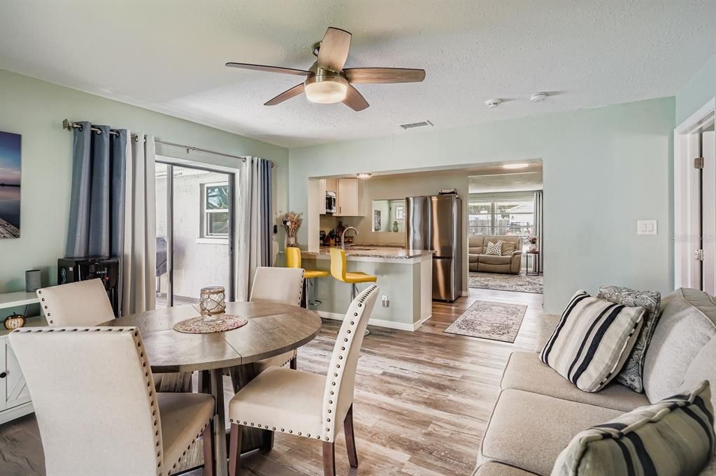 For Rent: $2,800 (3 beds, 2 baths, 1726 Square Feet)