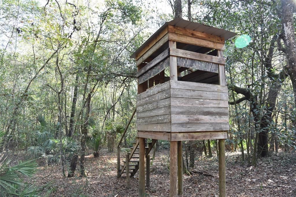 待售: $1,149,000 (96.41 acres)