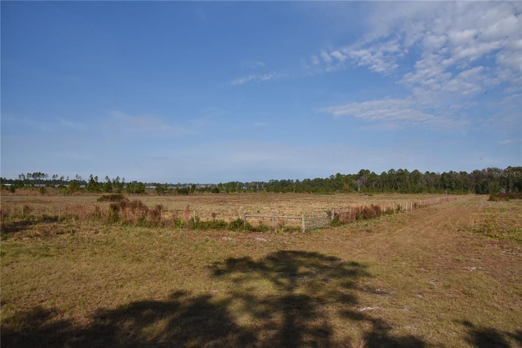 待售: $1,149,000 (96.41 acres)