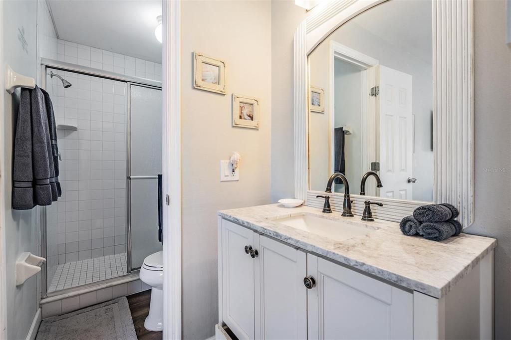 En Venta: $499,000 (2 camas, 3 baños, 1225 Pies cuadrados)