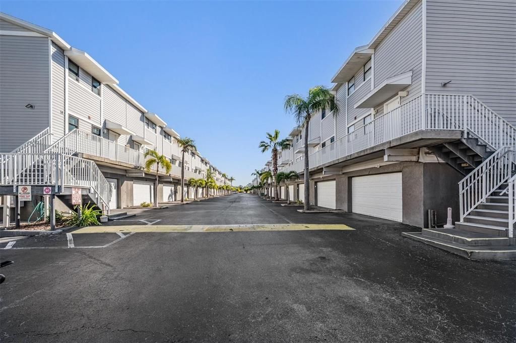 En Venta: $499,000 (2 camas, 3 baños, 1225 Pies cuadrados)