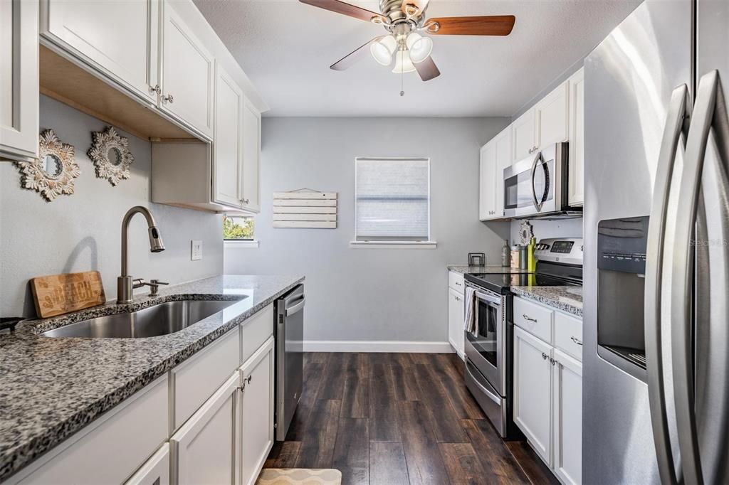 En Venta: $499,000 (2 camas, 3 baños, 1225 Pies cuadrados)