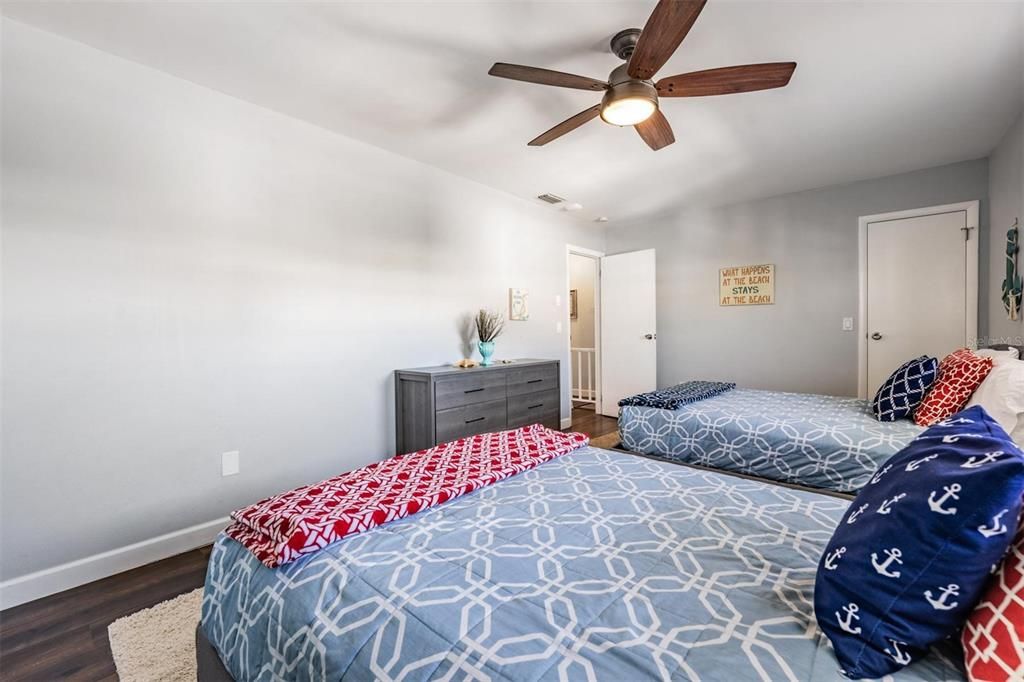 En Venta: $499,000 (2 camas, 3 baños, 1225 Pies cuadrados)