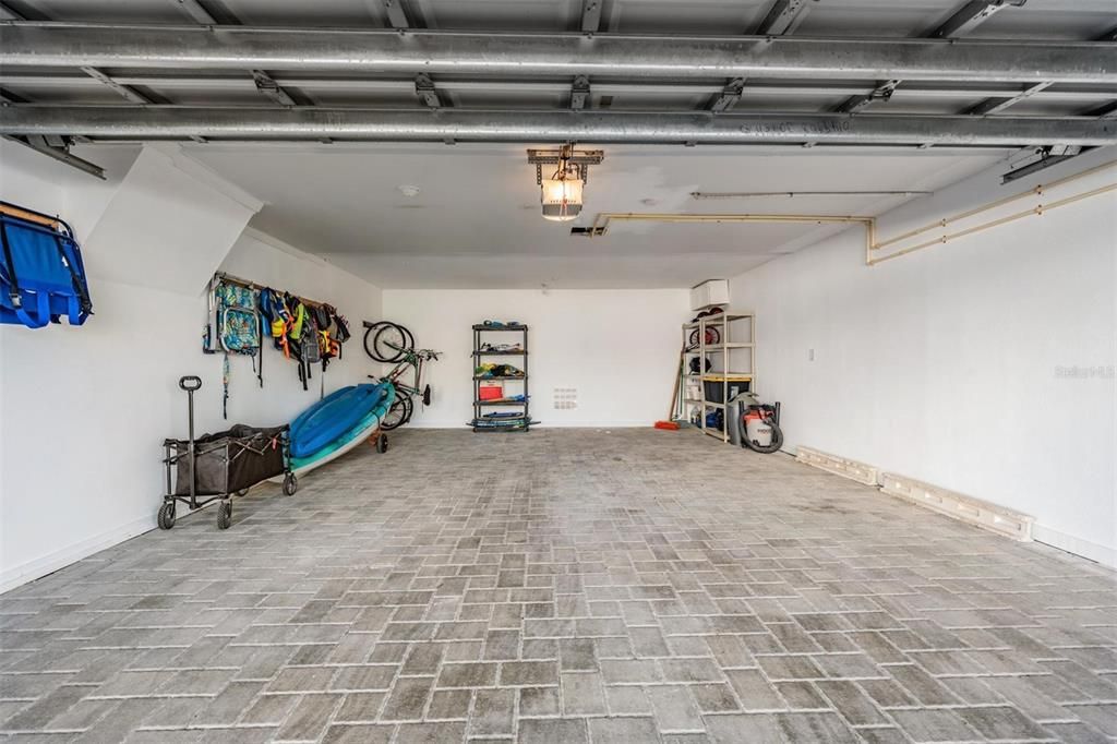 En Venta: $499,000 (2 camas, 3 baños, 1225 Pies cuadrados)