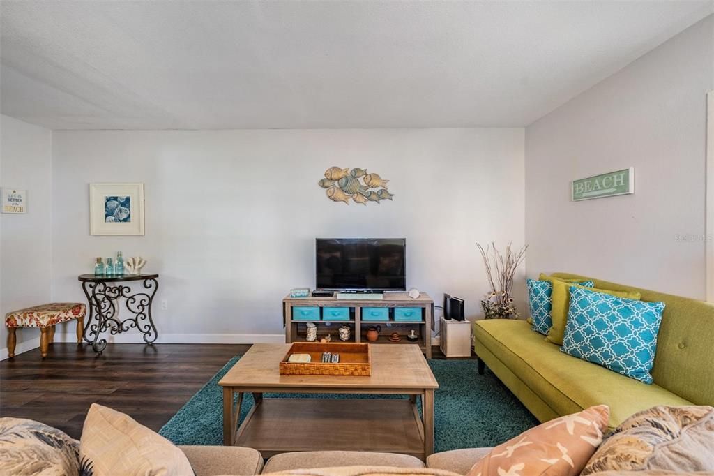 En Venta: $499,000 (2 camas, 3 baños, 1225 Pies cuadrados)