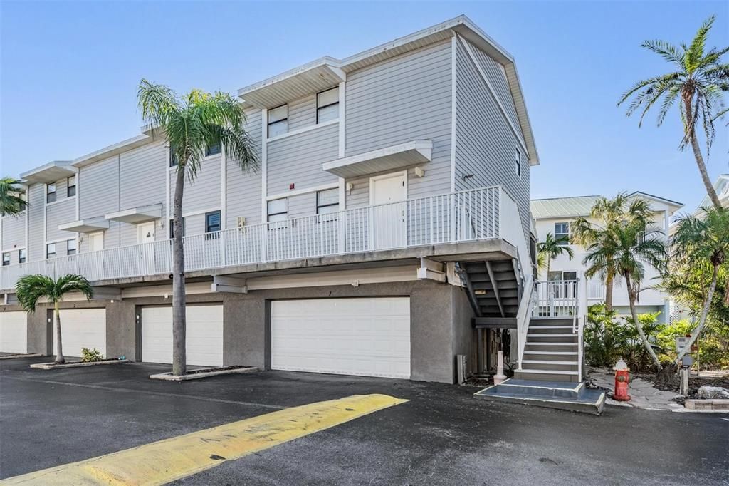 En Venta: $499,000 (2 camas, 3 baños, 1225 Pies cuadrados)