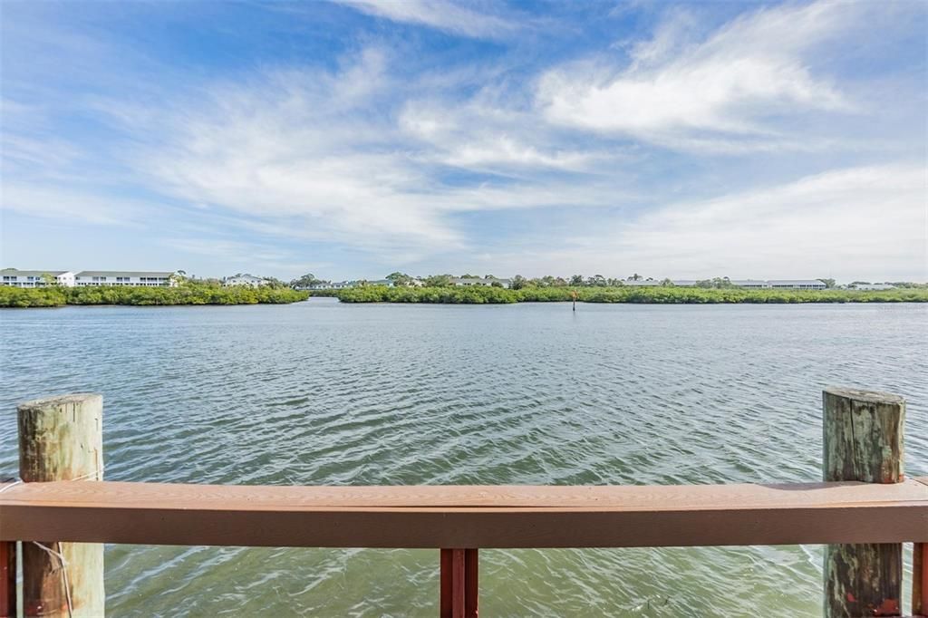 En Venta: $499,000 (2 camas, 3 baños, 1225 Pies cuadrados)