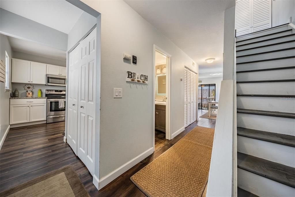 En Venta: $499,000 (2 camas, 3 baños, 1225 Pies cuadrados)