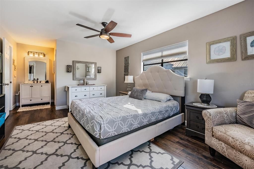 En Venta: $499,000 (2 camas, 3 baños, 1225 Pies cuadrados)