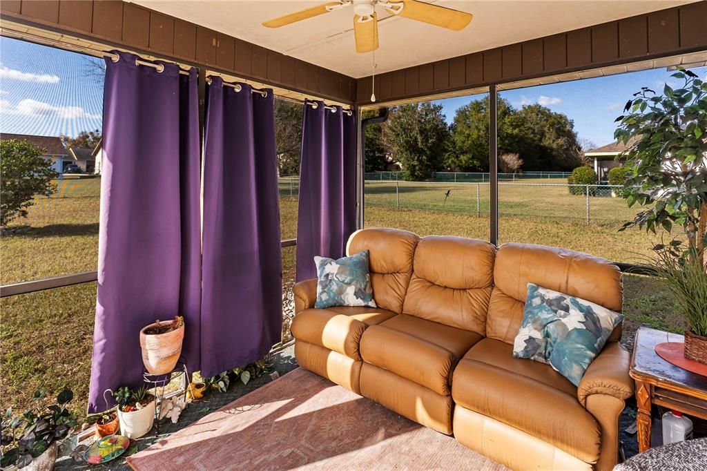 For Sale: $249,000 (3 beds, 2 baths, 1224 Square Feet)